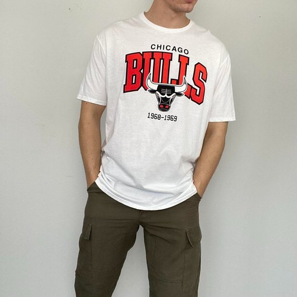 Mitchell & Ness Other - Mitchell & Ness Graphic T-Shirt White XLarge.